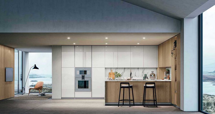 COCINA EN “U” ROBLE Y BLANCA